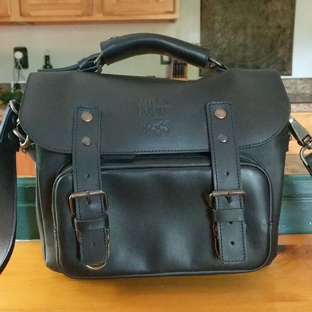 Miles & Louie Messenger Lite